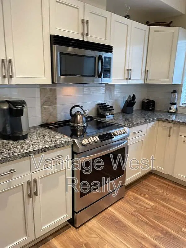 3205 Skyview Ln — Photo 4