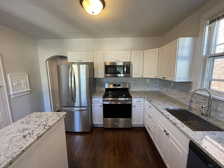 2956 Indianola Ave — Photo 8