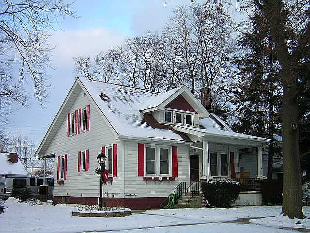 1st image of 729 Ford St
