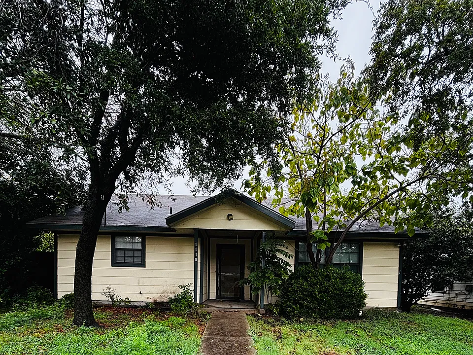 1110 Mill St