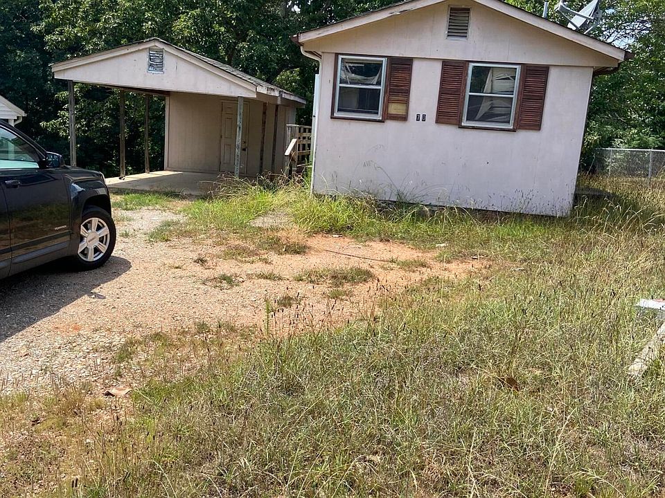 1st image of 70 Parkway Dr