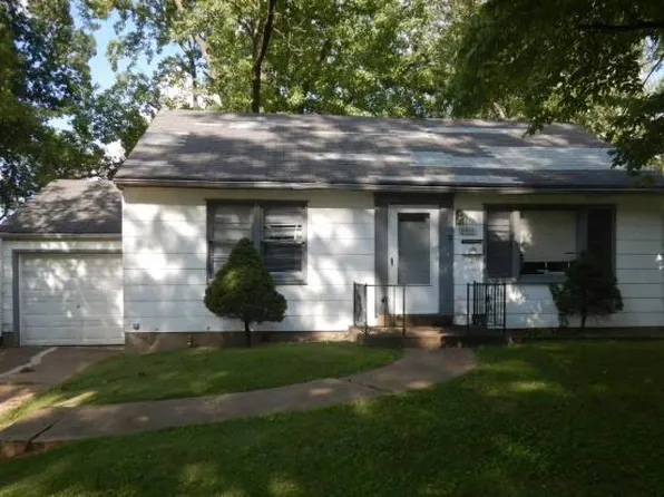 2463 Shannonaire Dr, Saint Louis, MO 63136