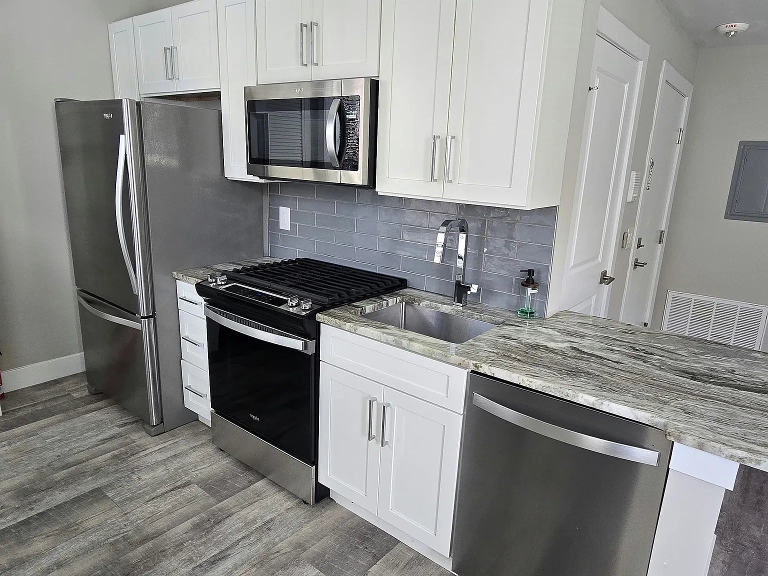 1 bed, 550 sqft, $1,900 — Photo 3