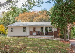 10 Crestwood Dr, Danbury, CT 06811