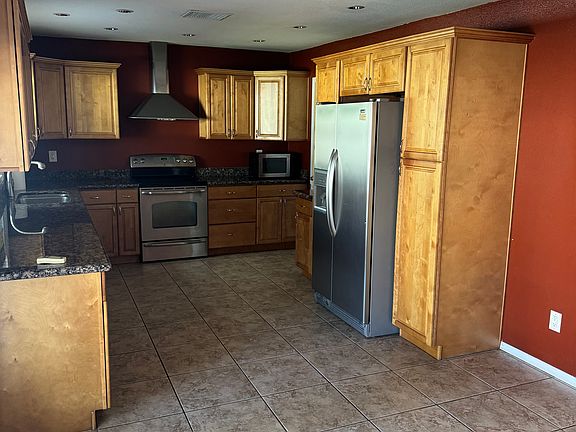 3rd image of 2630 W Campo Alegre Ave