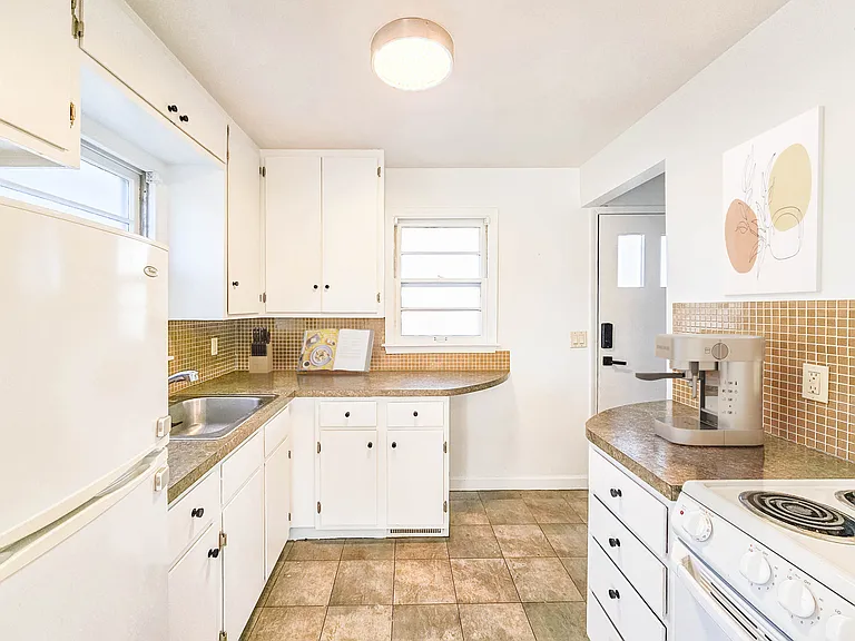 2303 S 6th St #2303 — Photo 2