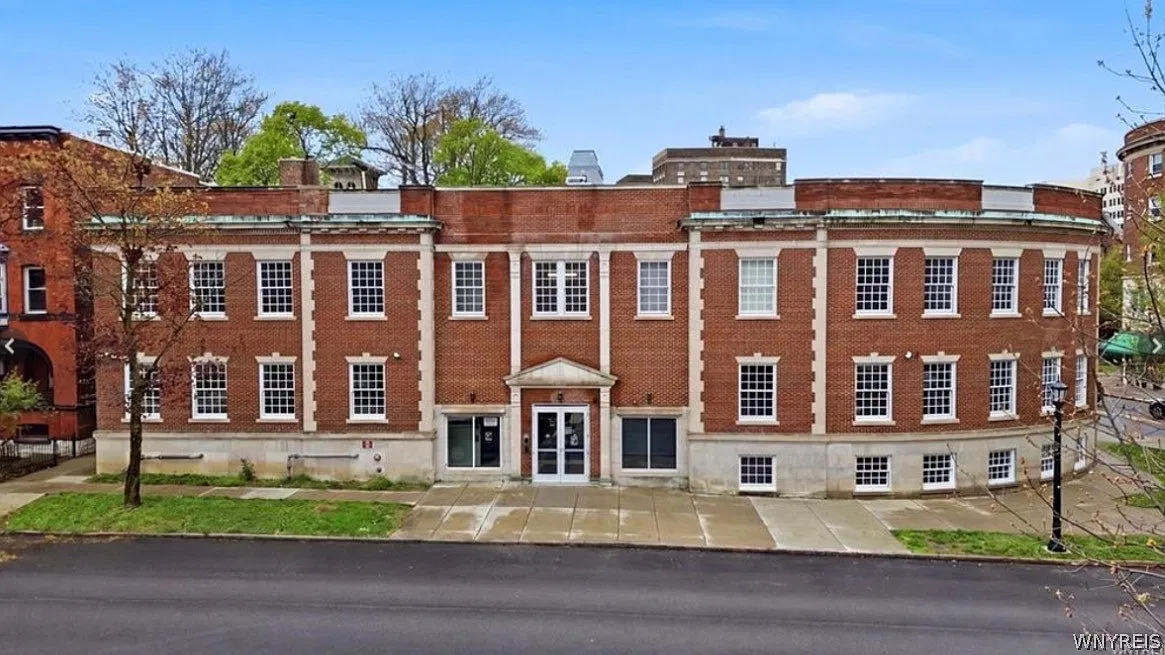 1 bed, 1.5 bath, 718 sqft, $1,550 — Photo 1