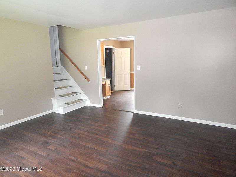 3rd image of 5 Vichy Drive
