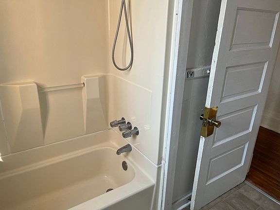 4th image of 2410 E Marshall St #2