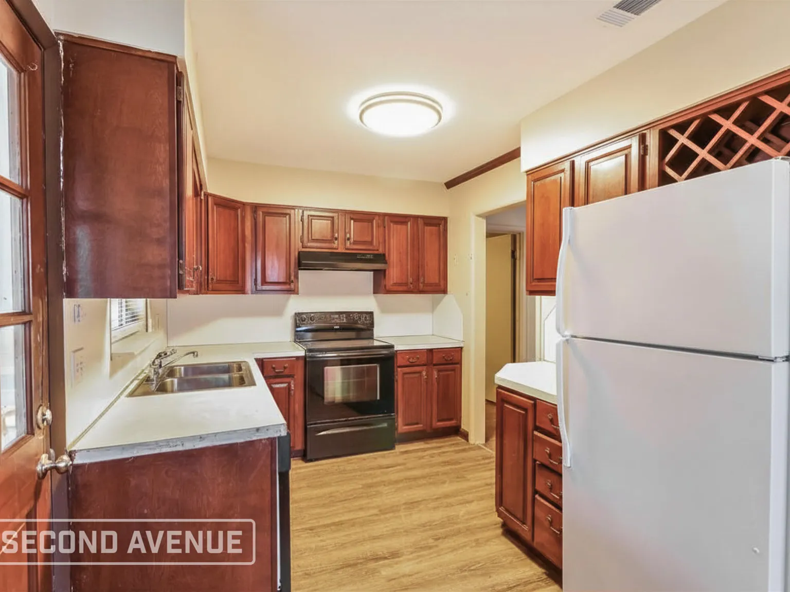 3 bed, 1.0 bath, 1200 sqft, $1,545 — Photo 4