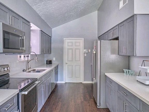 4th image of 5115 Prairie Creek Dr