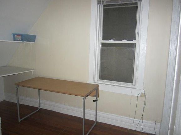 2nd image of 1959 W Dickens Ave #2F