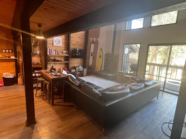 130 Cliff Cir, Mammoth Lakes, CA 93546