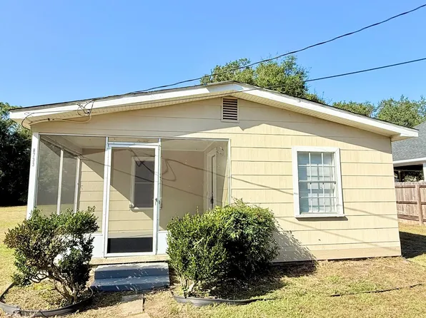 8733 Chisholm Rd, Pensacola, FL 32514