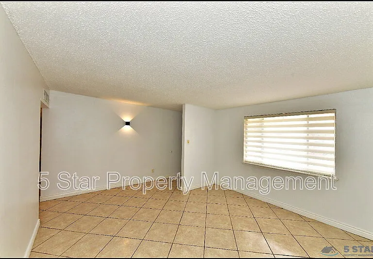 10565 Murphy St — Photo 7
