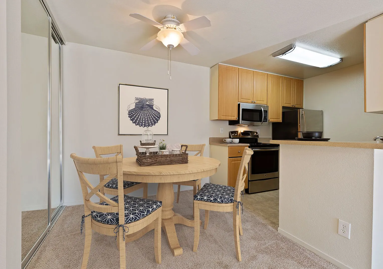 Bel Air Apartments — Photo 2