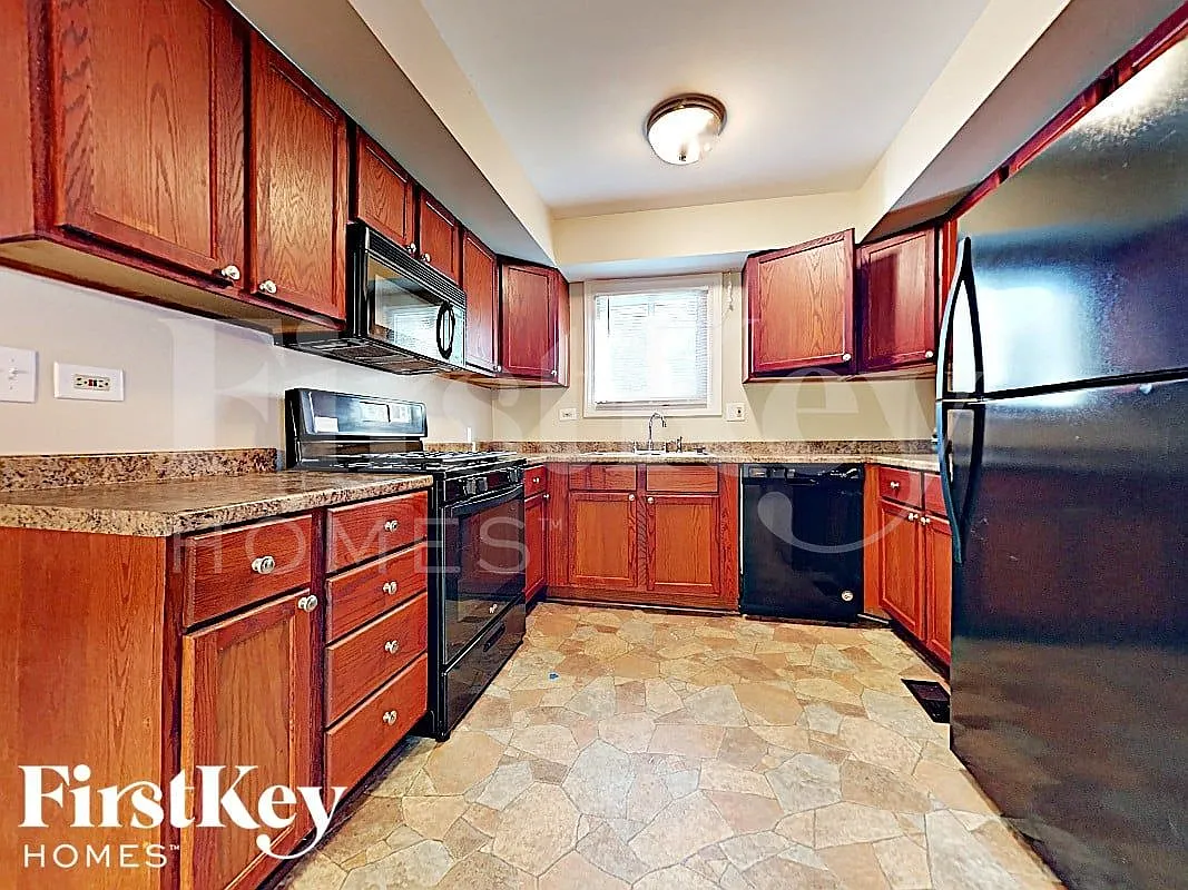 4 bed, 2.5 bath, 1944 sqft, $3,005 — Photo 4