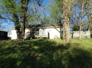 406 N Shaw St, Richmond, MO 64085