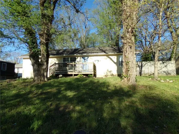 406 N Shaw St, Richmond, MO 64085