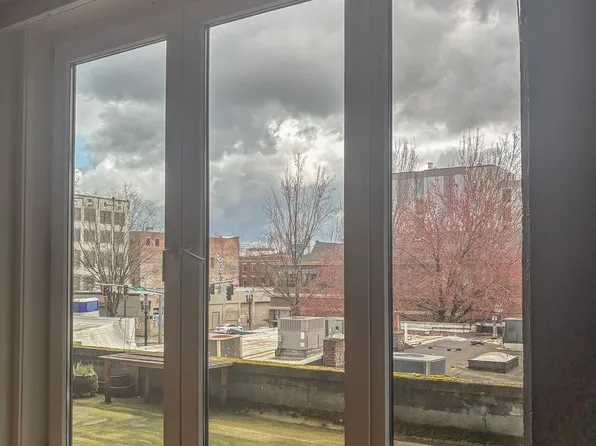 300 NW 8th Ave APT 203, Portland, OR 97209