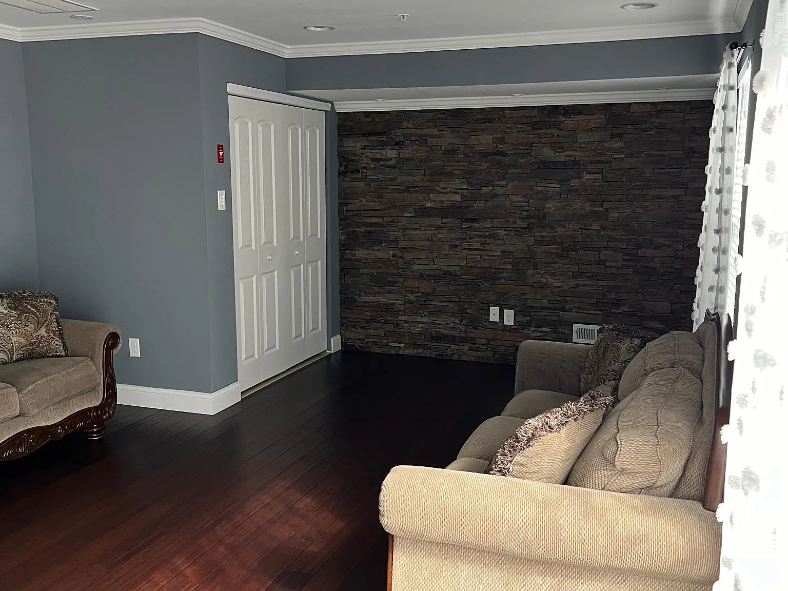 3 bed, 2.5 bath, 2178 sqft, $3,550 — Photo 3