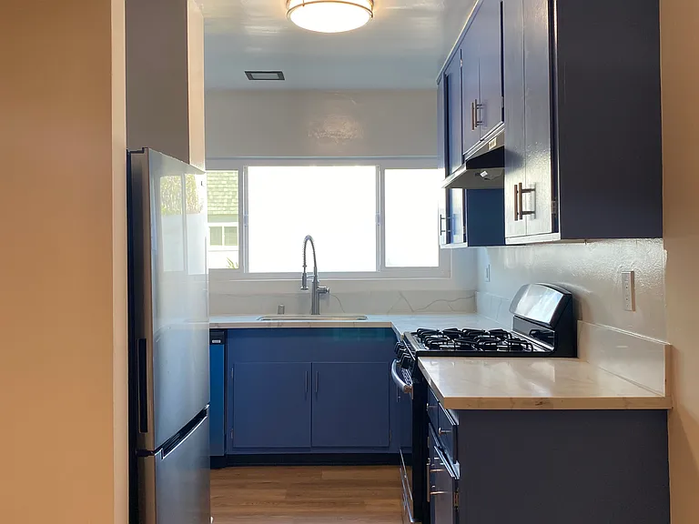 13504 Moorpark St #2 — Photo 10
