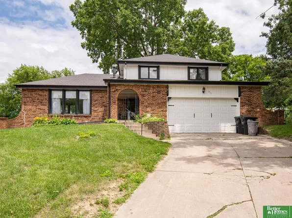 511 S 150th Cir, Omaha, NE 68154