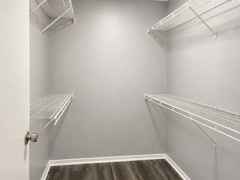 234 Afton Sq — Photo 15
