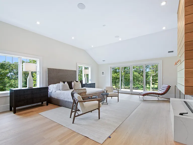 Fairway Ct — Photo 24
