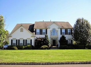 14 Sunflower Rd, Somerset, NJ 08873