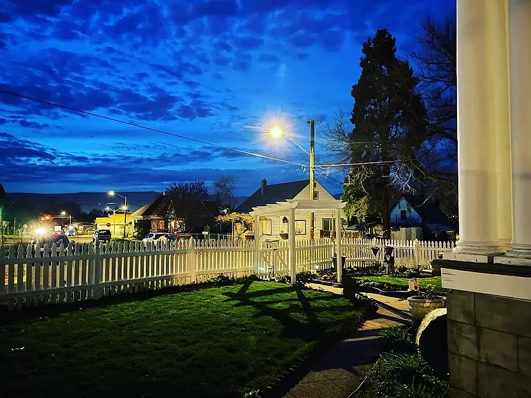 View of front yard