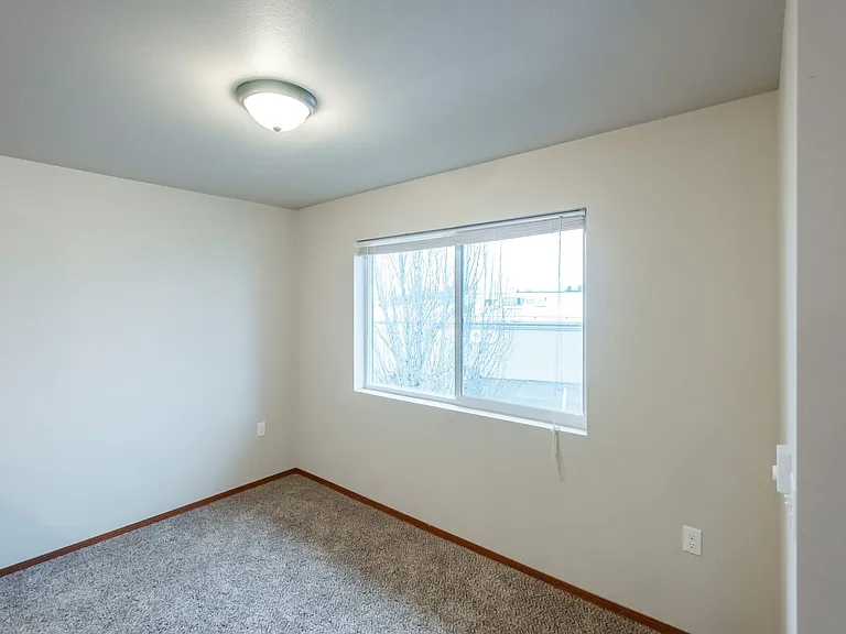 Lafayette Place Apartments — Photo 40