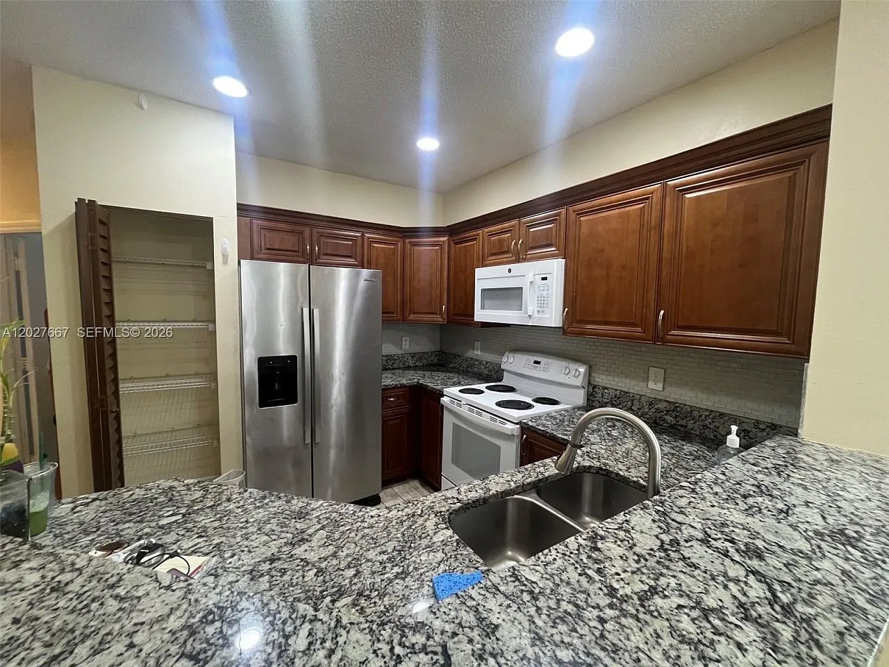 3 bed, 2.5 bath, 1428 sqft, $3,000 — Photo 3