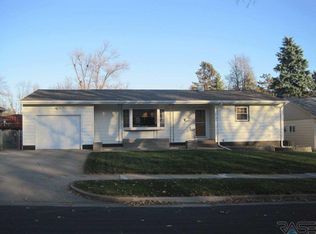 3004 S Lyndale Ave, Sioux Falls, SD 57105