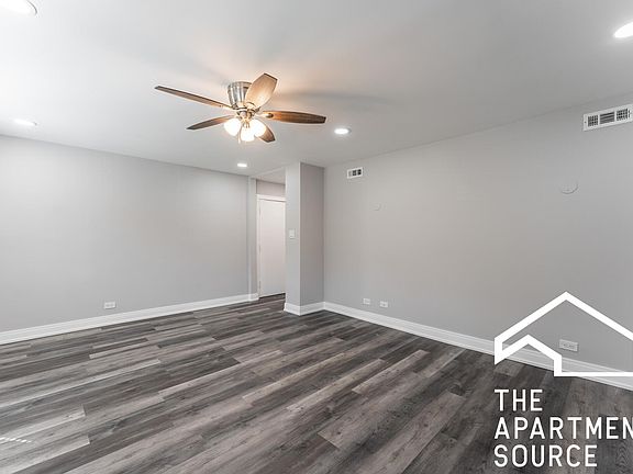 3rd image of 2240 N Sawyer Ave #G1