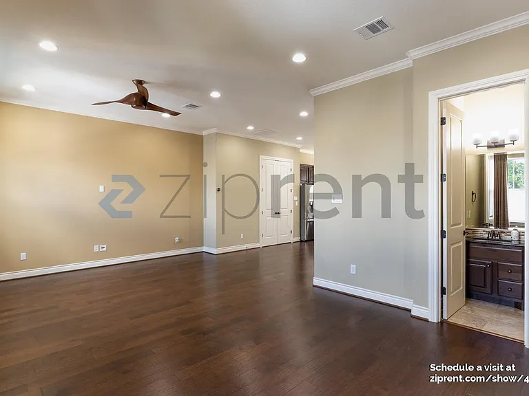 1025 Highknoll Ln — Photo 8