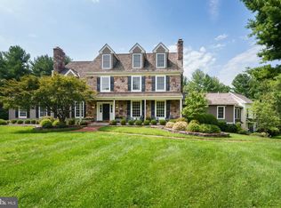 12 Crestwood Cir, New Hope, PA 18938