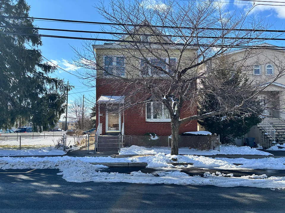 103 Shaw St #2