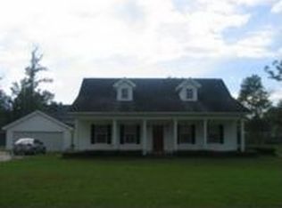 205 Park Rd, Moss Bluff, LA 70611