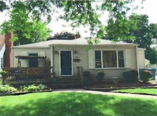 1360 Circle Dr NE, Kankakee, IL 60901