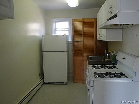 4th image of 46 Wayne Ave APT 3