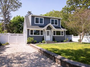 52 Harbor Rd, Riverhead, NY 11901