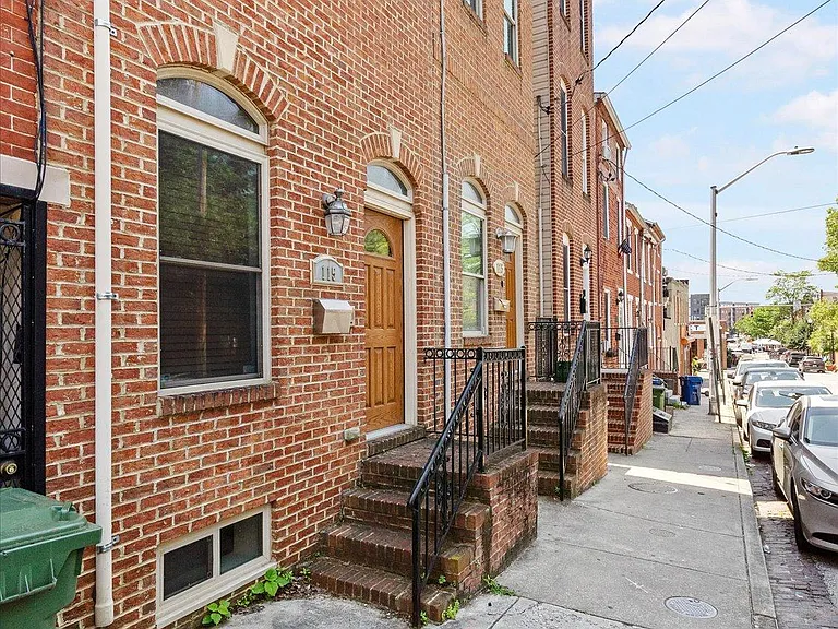 115 E Cross St — Photo 30