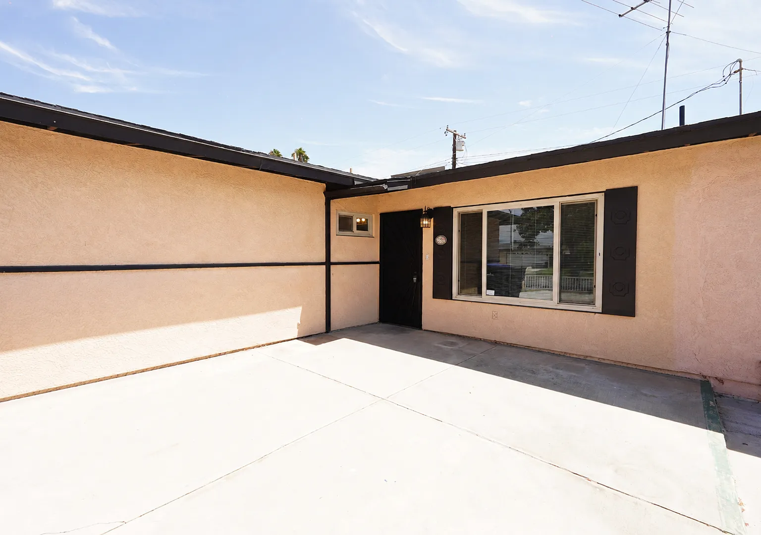 8840 San Vicente Avenue — Photo 3