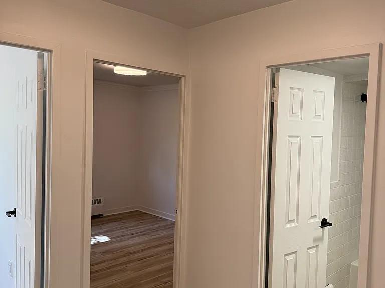 192 Churchill Rd S #302 — Photo 14