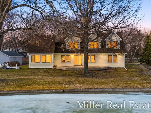 4029 Grandview Dr, Shelbyville, MI 49344