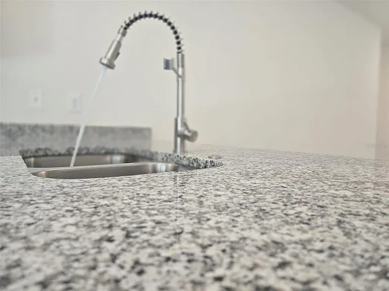 2025 Dunbar St #2025 — Photo 4