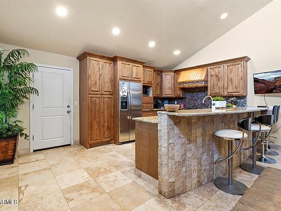 5th image of 9015 E Winchcomb Dr