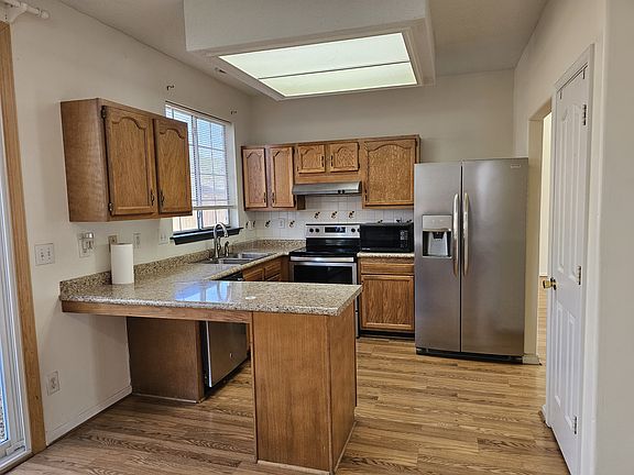 5th image of 525 Whispering Oak Cir