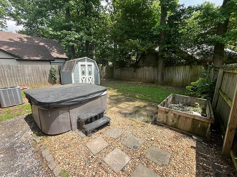 9161 Gainsborough Dr — Photo 25